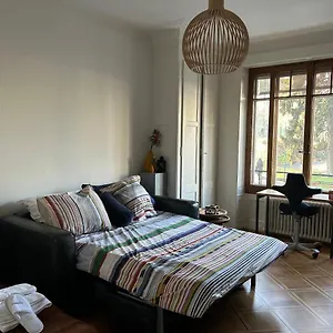 Double Bedroom & Kitchen - Perle Du Lac, Genf